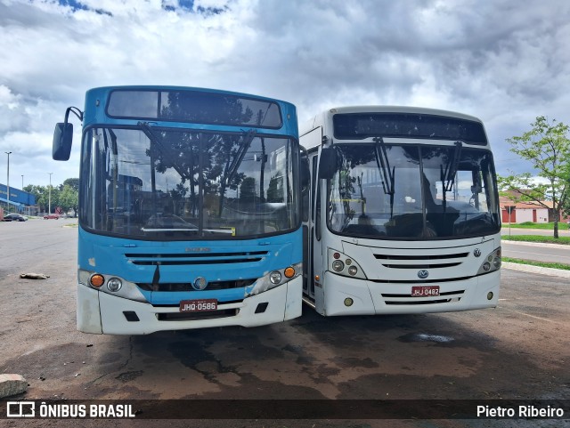 Ônibus Particulares 0586 na cidade de Brazlândia, Distrito Federal, Brasil, por Pietro Ribeiro. Número da foto: #12579332.