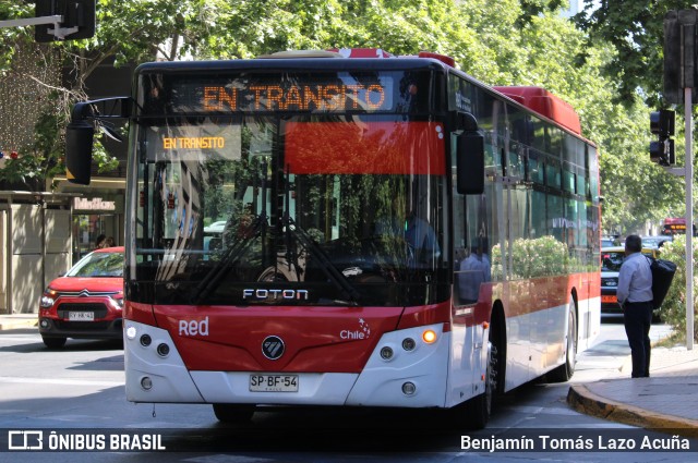 STU Santiago Transporte Urbano SPBF54 na cidade de Providencia, Santiago, Metropolitana de Santiago, Chile, por Benjamín Tomás Lazo Acuña. Número da foto: #12583410.