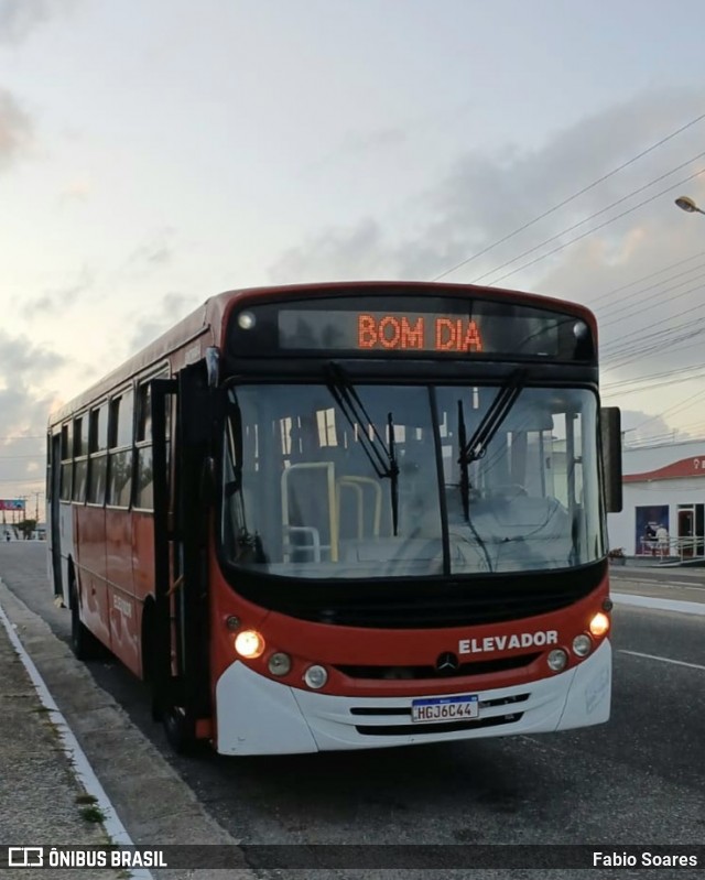 Ônibus Particulares 6C44 na cidade de Salinópolis, Pará, Brasil, por Fabio Soares. Número da foto: #12582197.