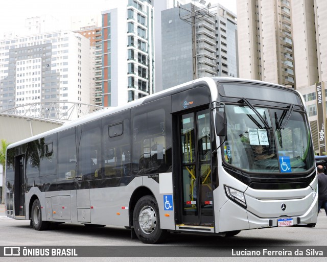 Mercedes-Benz 3D09 na cidade de Barueri, São Paulo, Brasil, por Luciano Ferreira da Silva. Número da foto: #12583801.