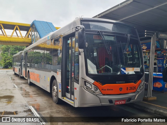 Viação Gato Preto 8 2626 na cidade de São Paulo, São Paulo, Brasil, por Fabrício Portella Matos. Número da foto: #12582474.