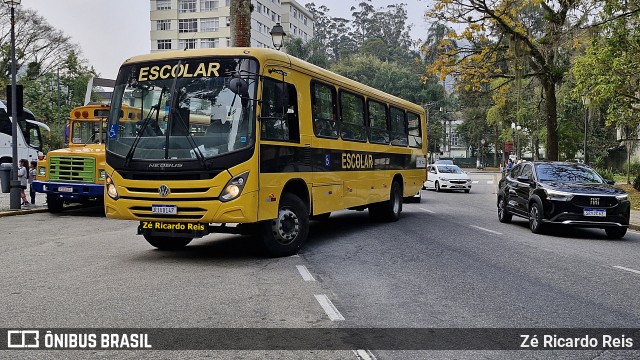 Prefeitura Municipal de Duque de Caxias ESCOLAR RIV8I47 na cidade de Petrópolis, Rio de Janeiro, Brasil, por Zé Ricardo Reis. Número da foto: #12582425.