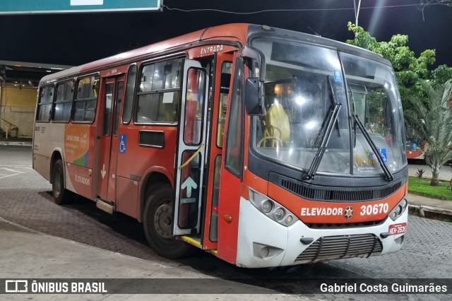 Expresso Luziense > Territorial Com. Part. e Empreendimentos 30670 na cidade de Belo Horizonte, Minas Gerais, Brasil, por Gabriel Costa Guimarães. Número da foto: #12587277.