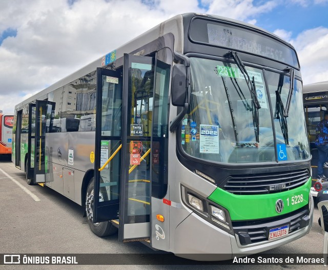 Cooperativa Fênix > Spencer Transporte 1 5228 na cidade de Barueri, São Paulo, Brasil, por Andre Santos de Moraes. Número da foto: #12586281.