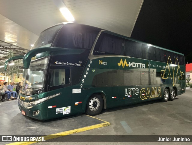 Viação Motta 19002 na cidade de Pardinho, São Paulo, Brasil, por Júnior Juninho. Número da foto: #12587095.