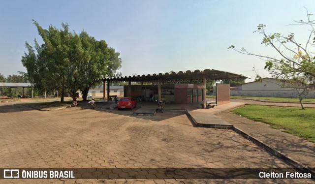 Terminais Rodoviários e Urbanos  na cidade de Trombas, Goiás, Brasil, por Cleiton Feitosa. Número da foto: #12584878.