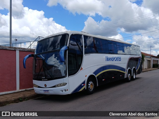 Ônibus Particulares 8131 na cidade de Três Pontas, Minas Gerais, Brasil, por Cleverson Abel dos Santos. Número da foto: #12585589.