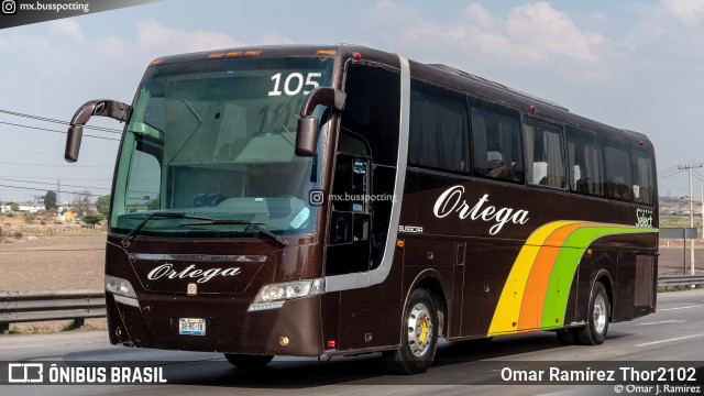 Autobuses sin identificación - Mexico 105 na cidade de Huehuetoca, Estado de México, México, por Omar Ramírez Thor2102. Número da foto: #12587948.
