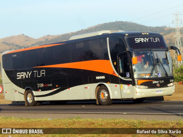 Sany Tour 2109 na cidade de Roseira, São Paulo, Brasil, por Rafael da Silva Xarão. Número da foto: #12592335.