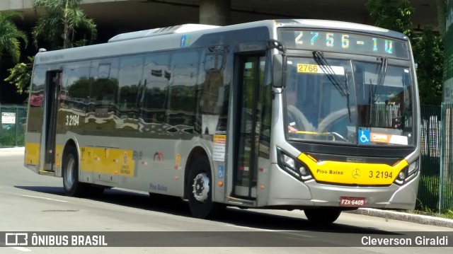 Viação Metrópole Paulista - Zona Leste 3 2194 na cidade de São Paulo, São Paulo, Brasil, por Cleverson Giraldi. Número da foto: #12593670.