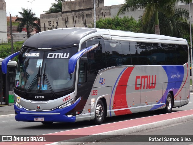 CMW Transportes 1323 na cidade de Barueri, São Paulo, Brasil, por Rafael Santos Silva. Número da foto: #12595731.