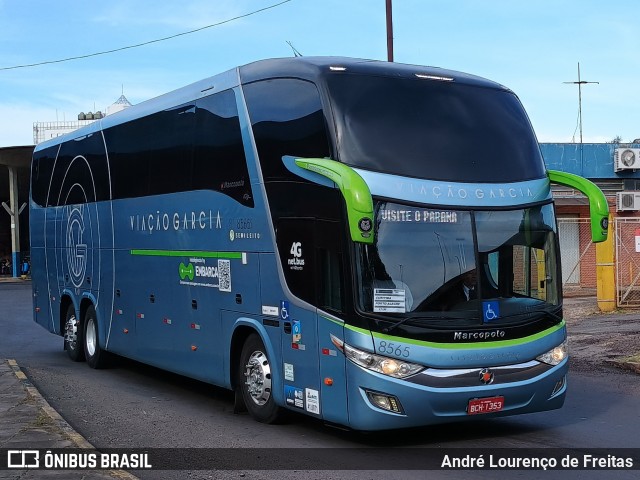 Viação Garcia 8565 na cidade de Porto Alegre, Rio Grande do Sul, Brasil, por André Lourenço de Freitas. Número da foto: #12594538.