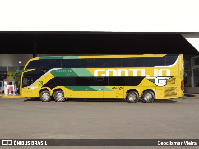 Empresa Gontijo de Transportes 25075 na cidade de Goiânia, Goiás, Brasil, por Deoclismar Vieira. Número da foto: #12595590.