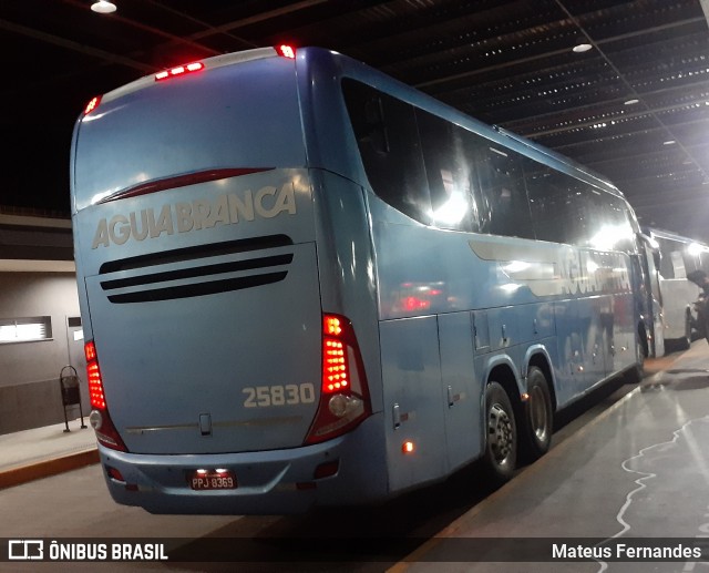 Viação Águia Branca 25830 na cidade de Nova Iguaçu, Rio de Janeiro, Brasil, por Mateus Fernandes. Número da foto: #12593536.