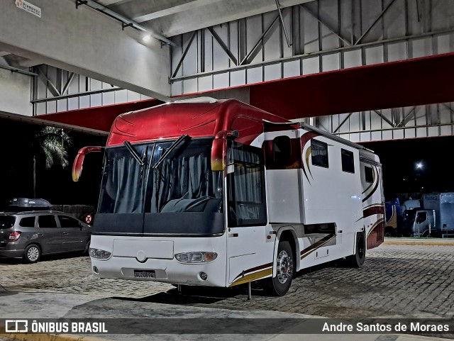 Motorhomes 00 na cidade de Pariquera-Açu, São Paulo, Brasil, por Andre Santos de Moraes. Número da foto: #12594069.