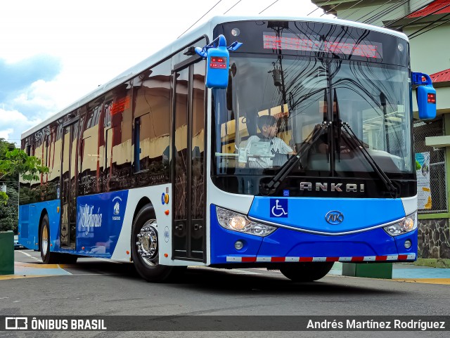 Transportes Otto y Eladio Leiva 04 na cidade de Tres Ríos, La Unión, Cartago, Costa Rica, por Andrés Martínez Rodríguez. Número da foto: #12593474.
