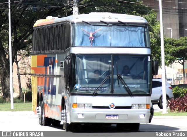 Ônibus Particulares 7013 na cidade de Barueri, São Paulo, Brasil, por Robson Prado. Número da foto: #12594336.