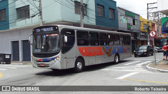 BBTT - Benfica Barueri Transporte e Turismo 5795 na cidade de Barueri, São Paulo, Brasil, por Roberto Teixeira. Número da foto: #12594558.