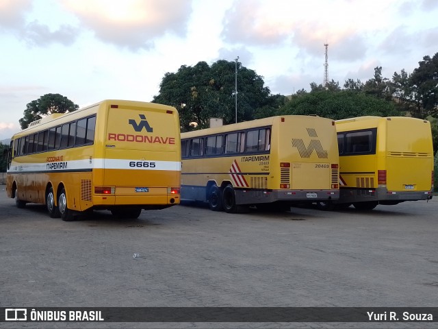 Ônibus Particulares 6665 na cidade de Juiz de Fora, Minas Gerais, Brasil, por Yuri R. Souza. Número da foto: #12593527.
