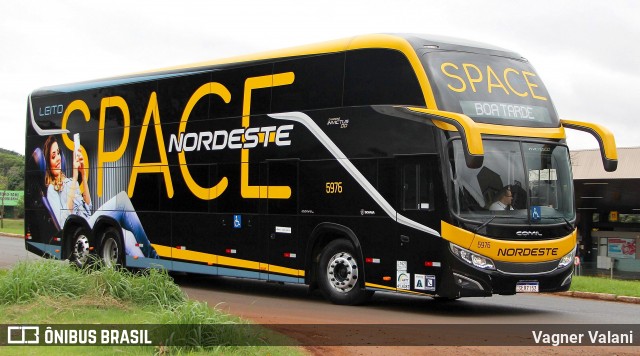 Expresso Nordeste 5976 na cidade de Foz do Iguaçu, Paraná, Brasil, por Vagner Valani. Número da foto: #12597864.