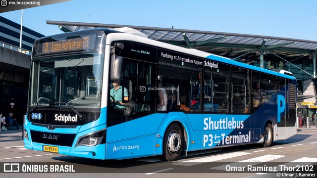 Arriva Touring 1104 na cidade de Haarlemmermeer, North Holland, Países Baixos, por Omar Ramírez Thor2102. Número da foto: #12597435.