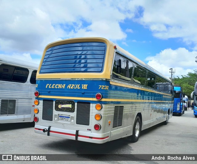 Ônibus Particulares 7232 na cidade de Barueri, São Paulo, Brasil, por André  Rocha Alves. Número da foto: #12596922.