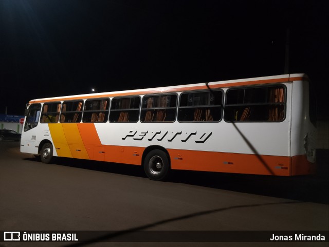 Transportadora Turística Petitto 662600 na cidade de Dumont, São Paulo, Brasil, por Jonas Miranda. Número da foto: #12596591.