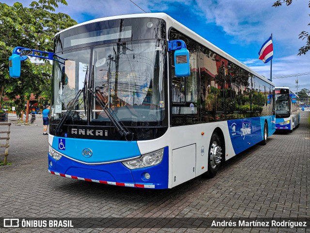 Transportes Otto y Eladio Leiva 04 na cidade de Tres Ríos, La Unión, Cartago, Costa Rica, por Andrés Martínez Rodríguez. Número da foto: #12597512.