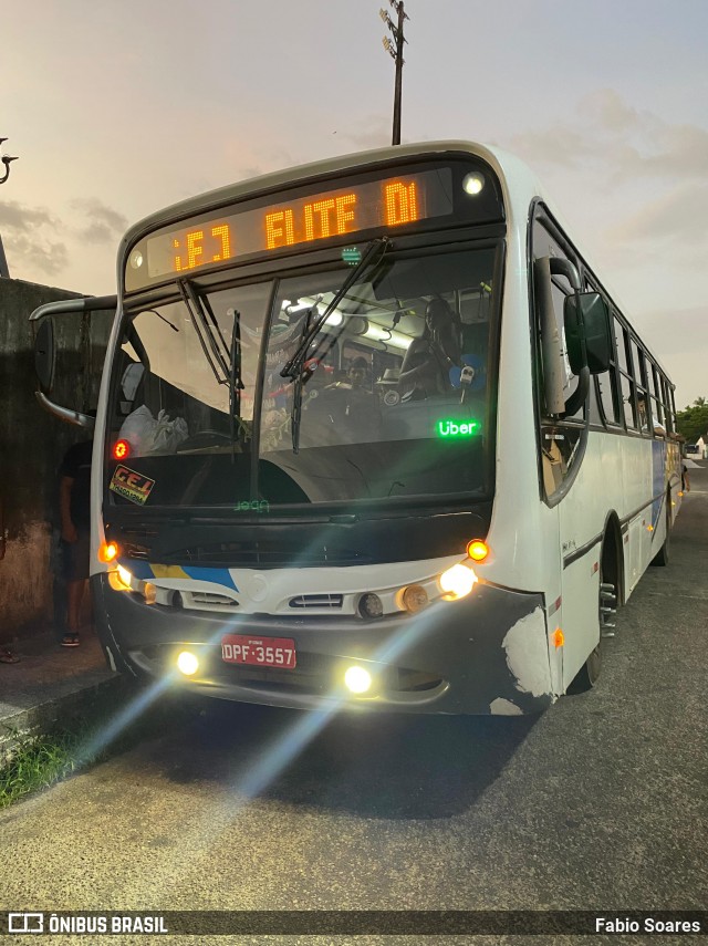 Ônibus Particulares 487 na cidade de Bragança, Pará, Brasil, por Fabio Soares. Número da foto: #12534023.