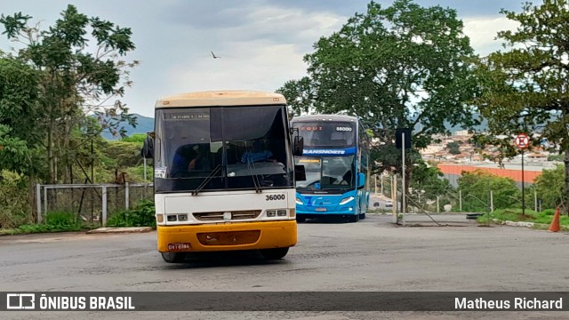 São Pedro 36000 na cidade de Montes Claros, Minas Gerais, Brasil, por Matheus Richard. Número da foto: #12532921.
