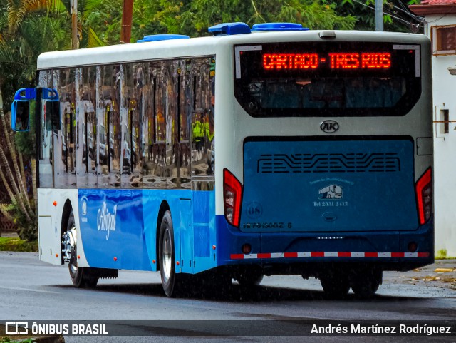 Transportes Otto y Eladio Leiva 08 na cidade de Tres Ríos, La Unión, Cartago, Costa Rica, por Andrés Martínez Rodríguez. Número da foto: #12601543.