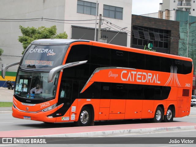 Catedral Turismo 24625 na cidade de Barueri, São Paulo, Brasil, por João Victor. Número da foto: #12603047.