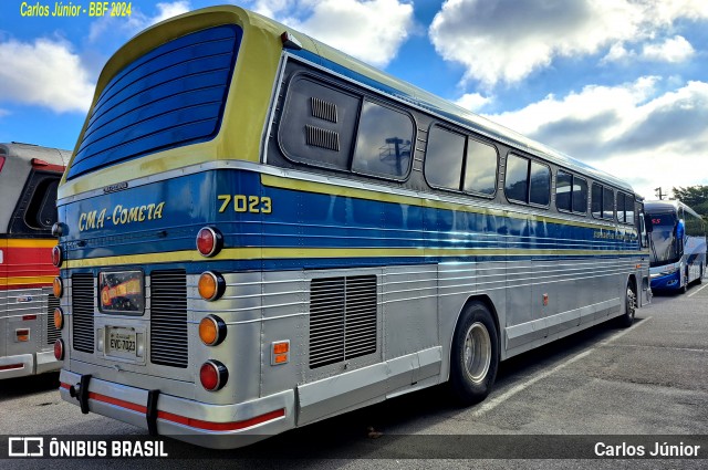 Ônibus Particulares 7023 na cidade de Barueri, São Paulo, Brasil, por Carlos Júnior. Número da foto: #12601946.
