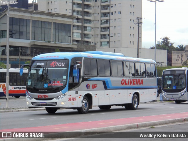 Viação Oliveira 25724 na cidade de Barueri, São Paulo, Brasil, por Weslley Kelvin Batista. Número da foto: #12601810.