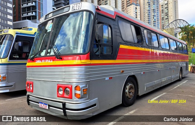 Ônibus Particulares 7409 na cidade de Barueri, São Paulo, Brasil, por Carlos Júnior. Número da foto: #12602155.