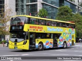 Hato Bus 484 na cidade de Chiyoda, Tokyo, Japão, por Fábio Takahashi Tanniguchi. Número da foto: #12602327.