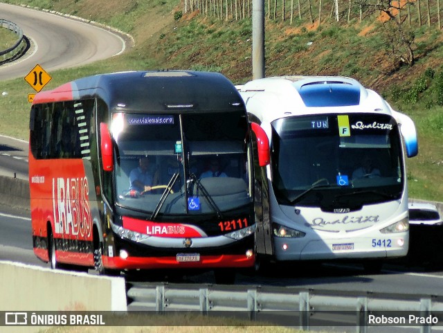 Lirabus 12111 na cidade de Caçapava, São Paulo, Brasil, por Robson Prado. Número da foto: #12535131.