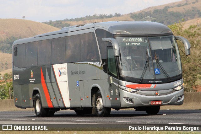 Empresa de Ônibus Pássaro Marron 91.010 na cidade de Roseira, São Paulo, Brasil, por Paulo Henrique Pereira Borges. Número da foto: #12538274.