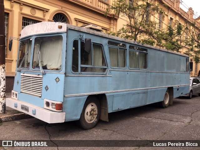 Motorhomes 1043 na cidade de Porto Alegre, Rio Grande do Sul, Brasil, por Lucas Pereira Bicca. Número da foto: #12538052.