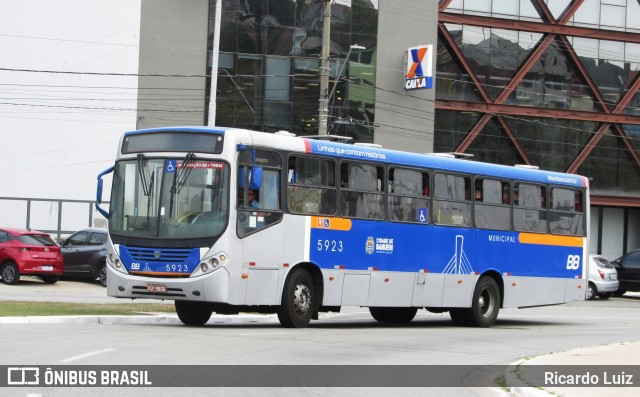 BB Transportes e Turismo 5923 na cidade de Barueri, São Paulo, Brasil, por Ricardo Luiz. Número da foto: #12540430.