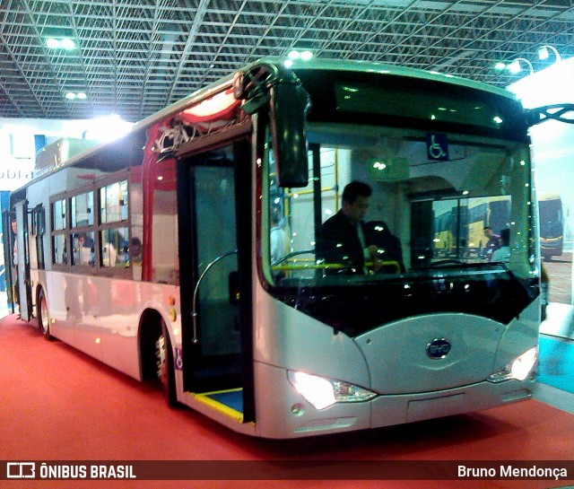 BYD - Build Your Dreams S/N na cidade de Rio de Janeiro, Rio de Janeiro, Brasil, por Bruno Mendonça. Número da foto: #12541263.