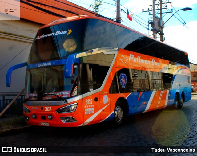 Pullman Bus 3837 na cidade de Estación Central, Santiago, Metropolitana de Santiago, Chile, por Tadeu Vasconcelos. Número da foto: #12539092.