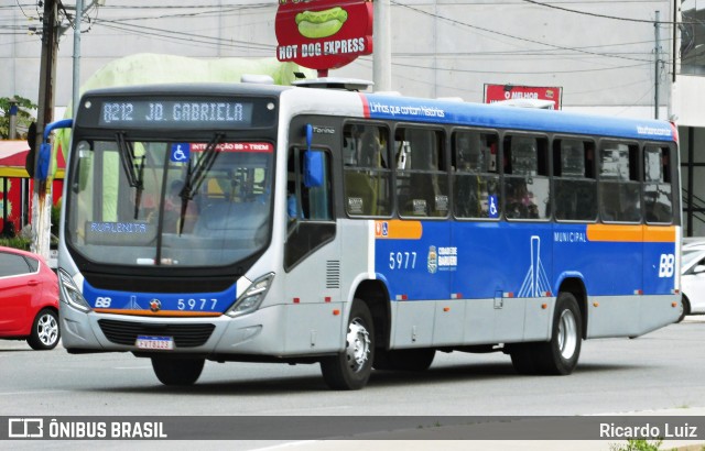 BB Transportes e Turismo 5977 na cidade de Barueri, São Paulo, Brasil, por Ricardo Luiz. Número da foto: #12540820.