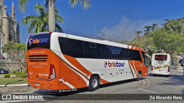 Briotour RJ 971.003 na cidade de Petrópolis, Rio de Janeiro, Brasil, por Zé Ricardo Reis. Número da foto: #12539570.