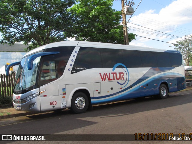 Valtur Turismo 600 na cidade de Cascavel, Paraná, Brasil, por Felipe  Dn. Número da foto: #12543428.