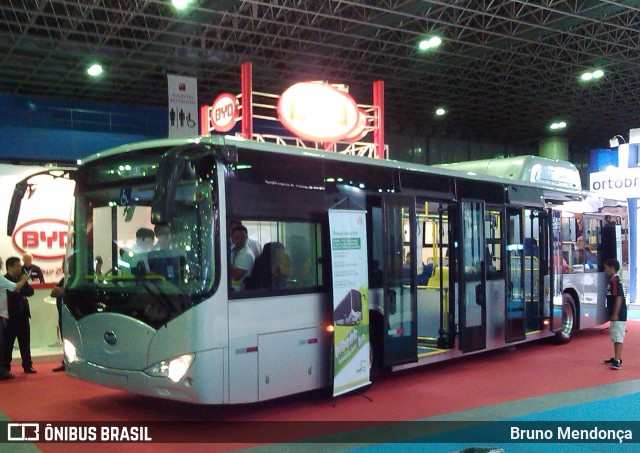 BYD - Build Your Dreams S/N na cidade de Rio de Janeiro, Rio de Janeiro, Brasil, por Bruno Mendonça. Número da foto: #12542675.