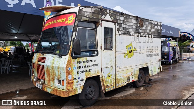 Ônibus Particulares 8676 na cidade de Brasília, Distrito Federal, Brasil, por Clébio Júnior. Número da foto: #12542438.