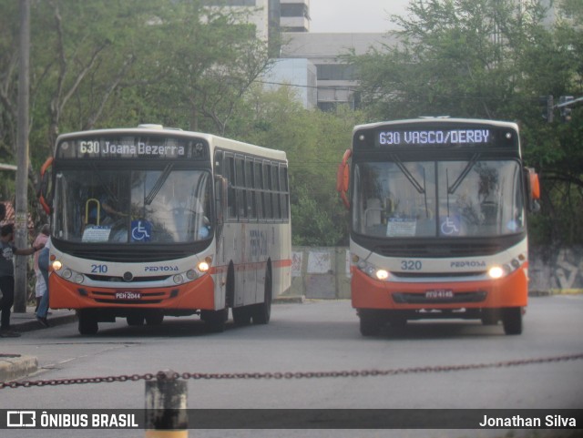Empresa Pedrosa 320 na cidade de Recife, Pernambuco, Brasil, por Jonathan Silva. Número da foto: #12543640.