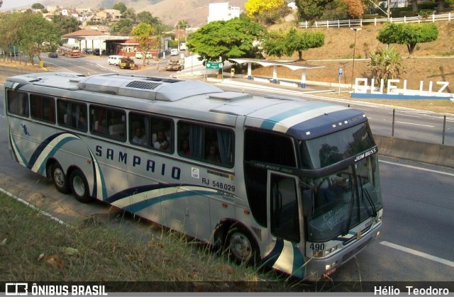 Viação Sampaio 490 na cidade de Queluz, São Paulo, Brasil, por Hélio  Teodoro. Número da foto: #12543493.