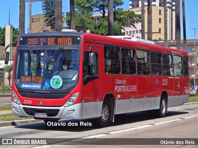 VTC - Viação Teresópolis Cavalhada 2225 na cidade de Porto Alegre, Rio Grande do Sul, Brasil, por Otávio dos Reis . Número da foto: #12546688.